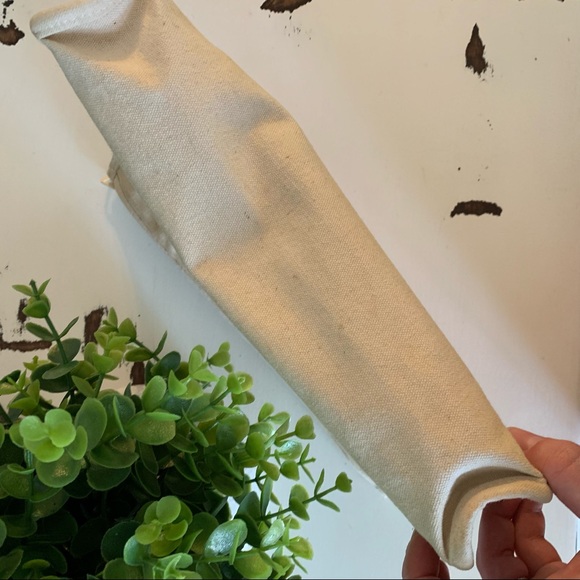 Victoria | Vintage Crochet Canvas Clutch, Cosmetic Case - Picture 8 of 11